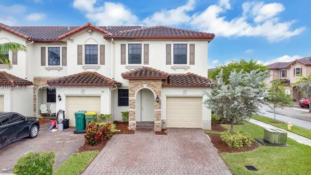 3 bedroom 2 bath Residential for sale at 126 SE 37th Pl # 126, Homestead FL 33033