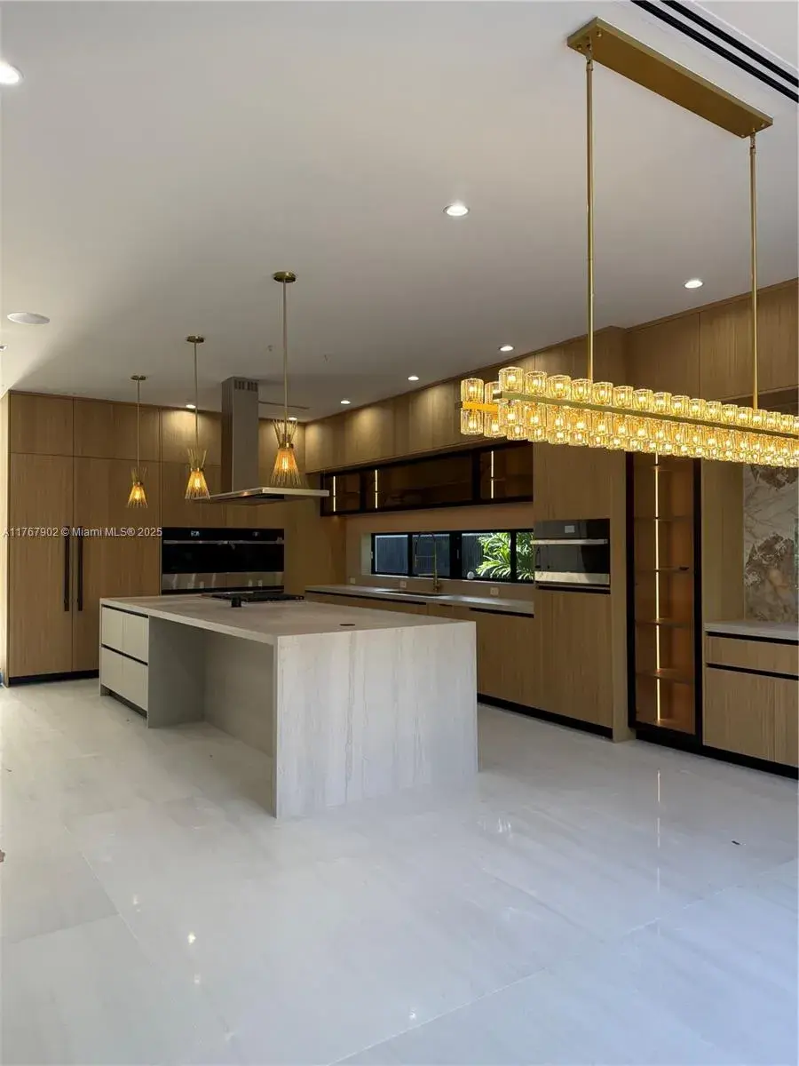 412 NE 10th Ave, Fort Lauderdale FL 33301