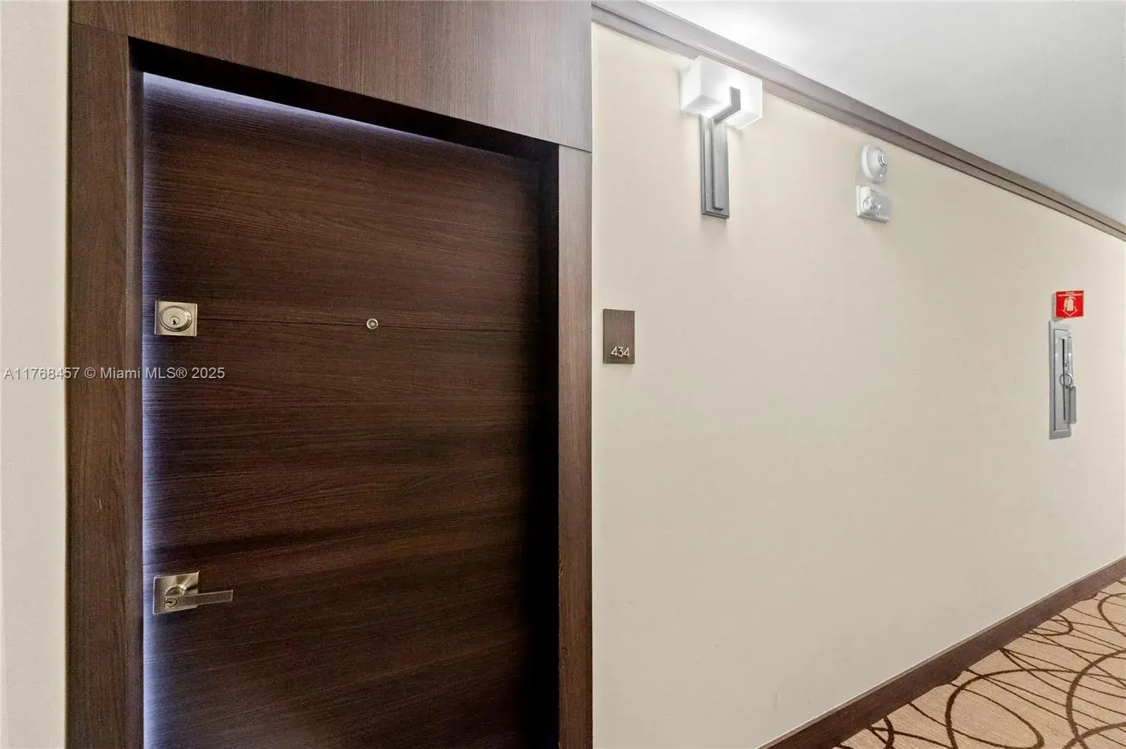 2 bedroom 2 bath Residential for sale at 20505 E Country Club Dr # 434, Aventura FL 33180