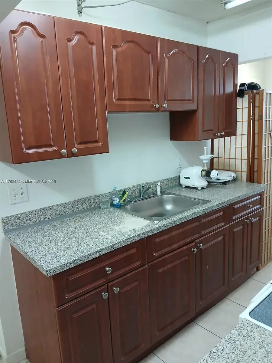 1100 NE 1st Ct # 210, Hallandale Beach FL 33009