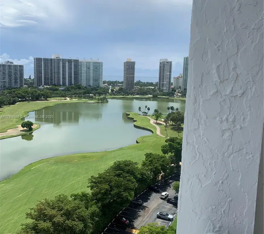 20225 NE 34 CT # 1819, Aventura FL 33180