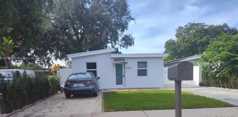 2 bedroom 1 bath Residential for sale at 5636 Arthur St, Hollywood FL 33021