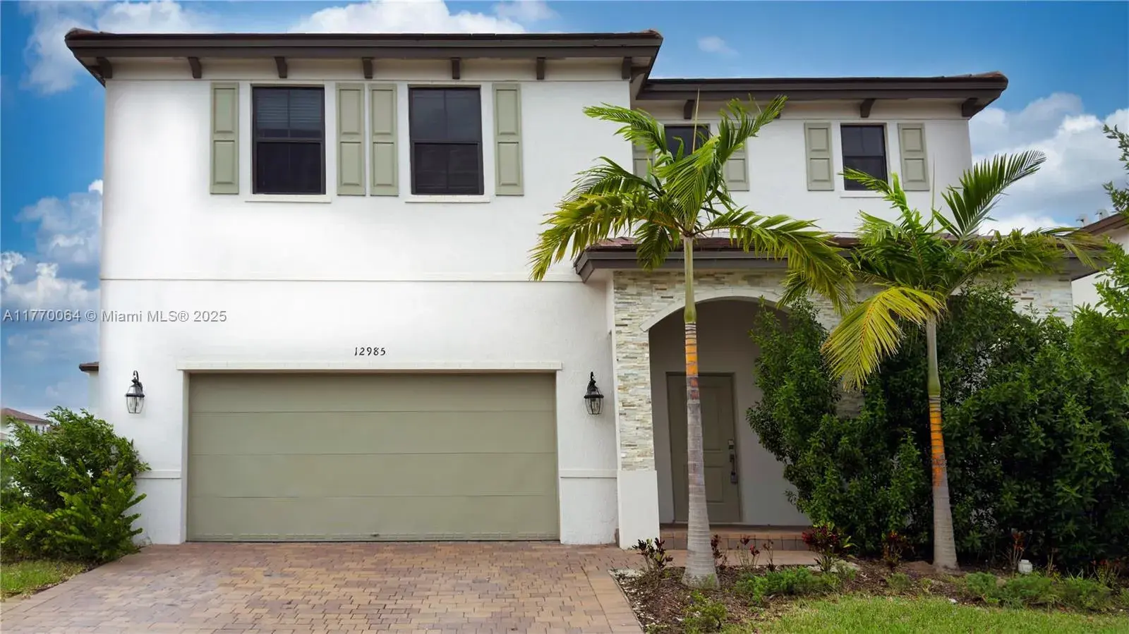 4 bedroom 2 bath Residential Lease for rent at 12985 SW 230th St, Miami FL 33170
