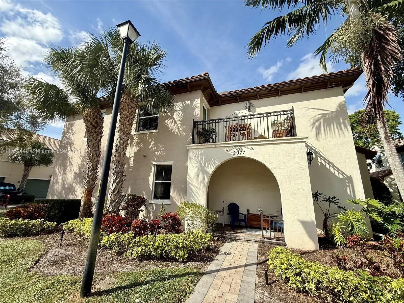 2977 St John Dr, Cooper City FL 33024