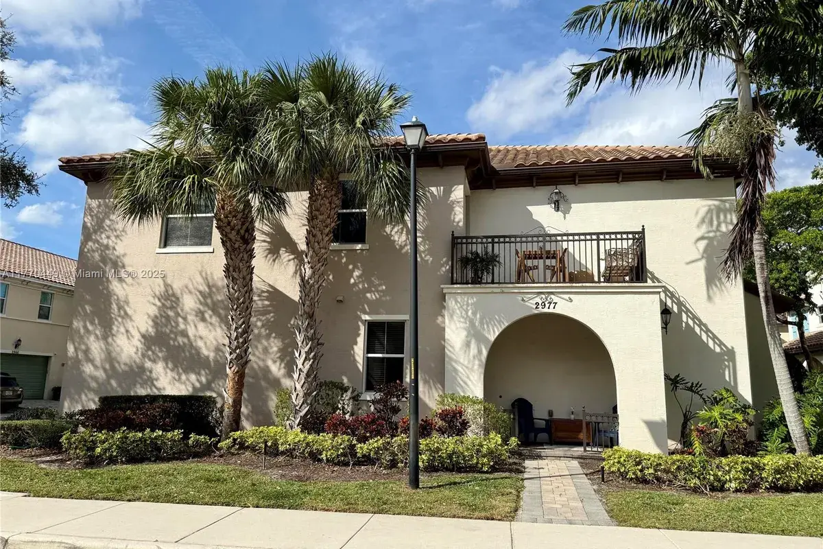 2977 St John Dr, Cooper City FL 33024