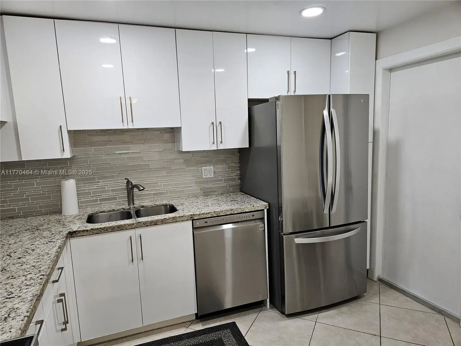 1 bedroom 1 bath Residential for sale at 330 SE 2nd St # 504G, Hallandale Beach FL 33009