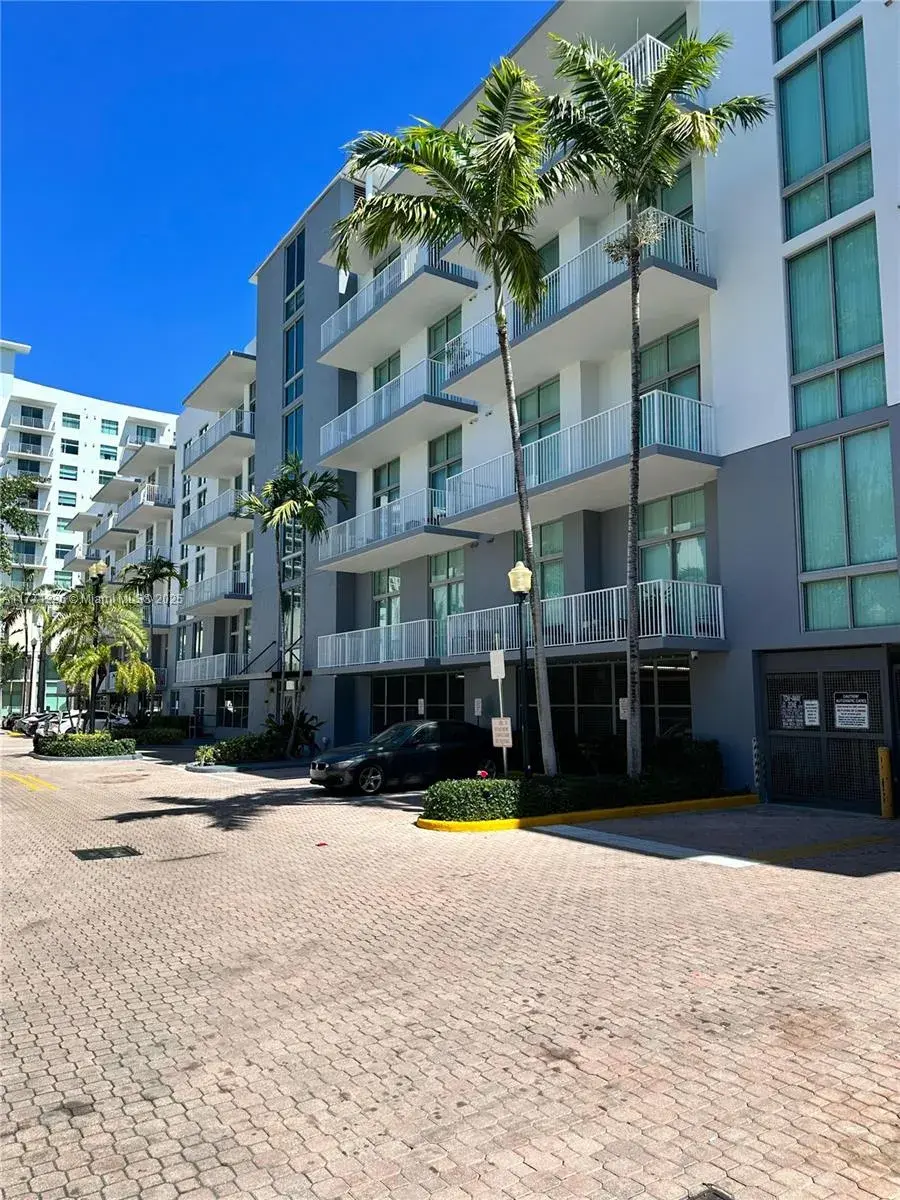 2 bedroom 1 bath Residential for sale at 2100 Van Buren St # 503, Hollywood FL 33020