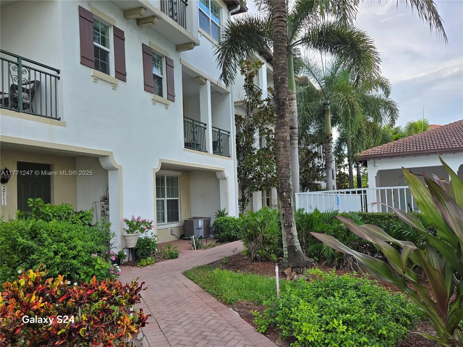 3 bedroom 3 bath Residential for sale at 2707 SW 119th Way # 1803, Miramar FL 33025