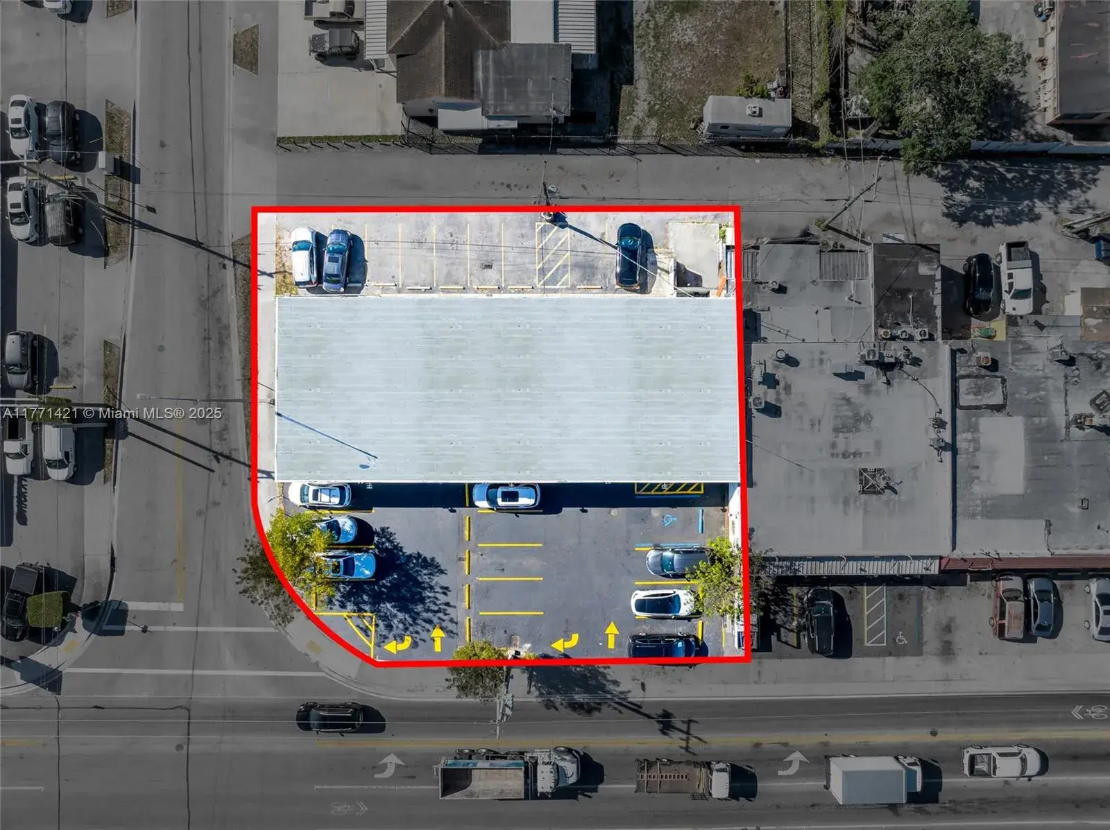 Commercial Sale for sale at 820 SE 8th St, Hialeah FL 33010