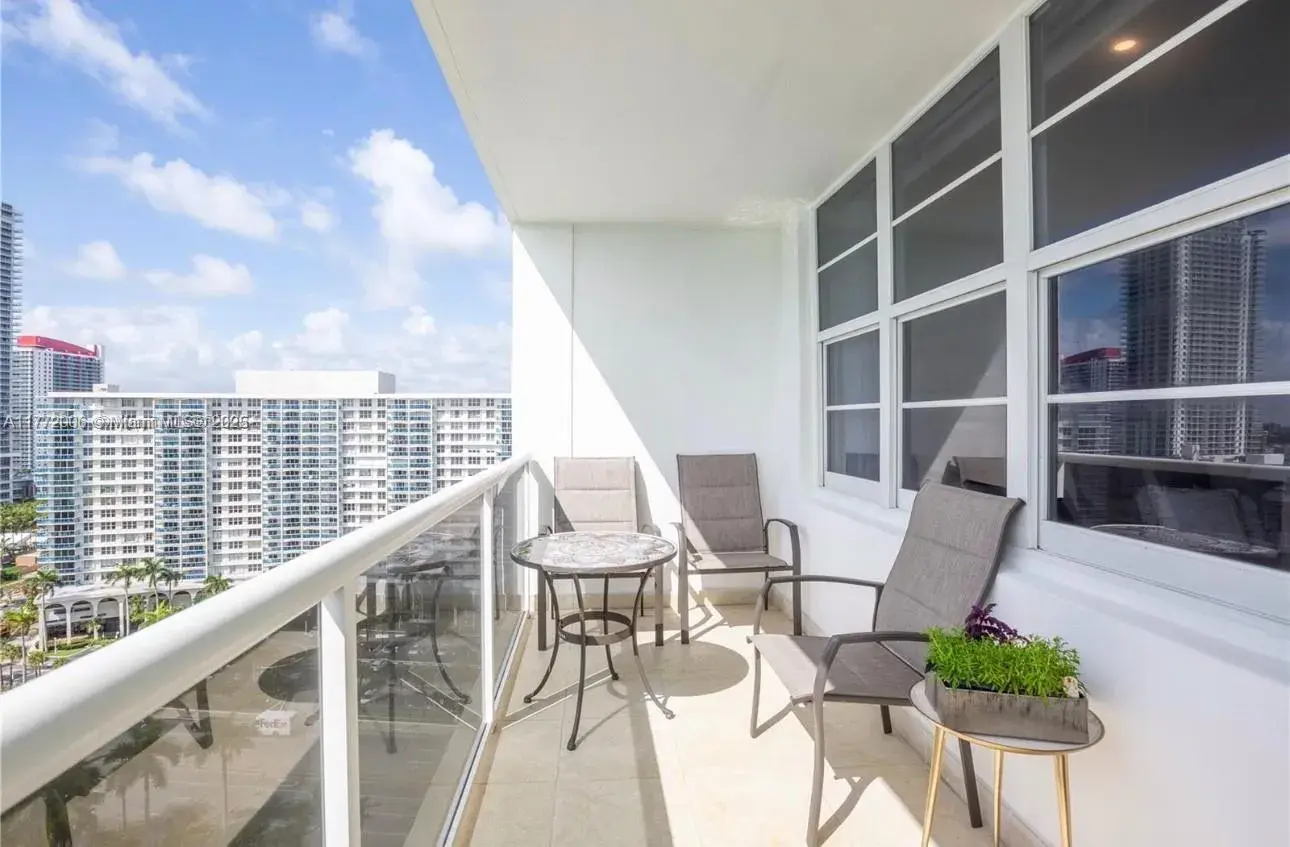 3725 S Ocean Dr, Hollywood FL 33019