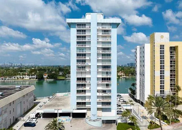 5838 Collins Ave # 4D, Miami Beach FL 33140
