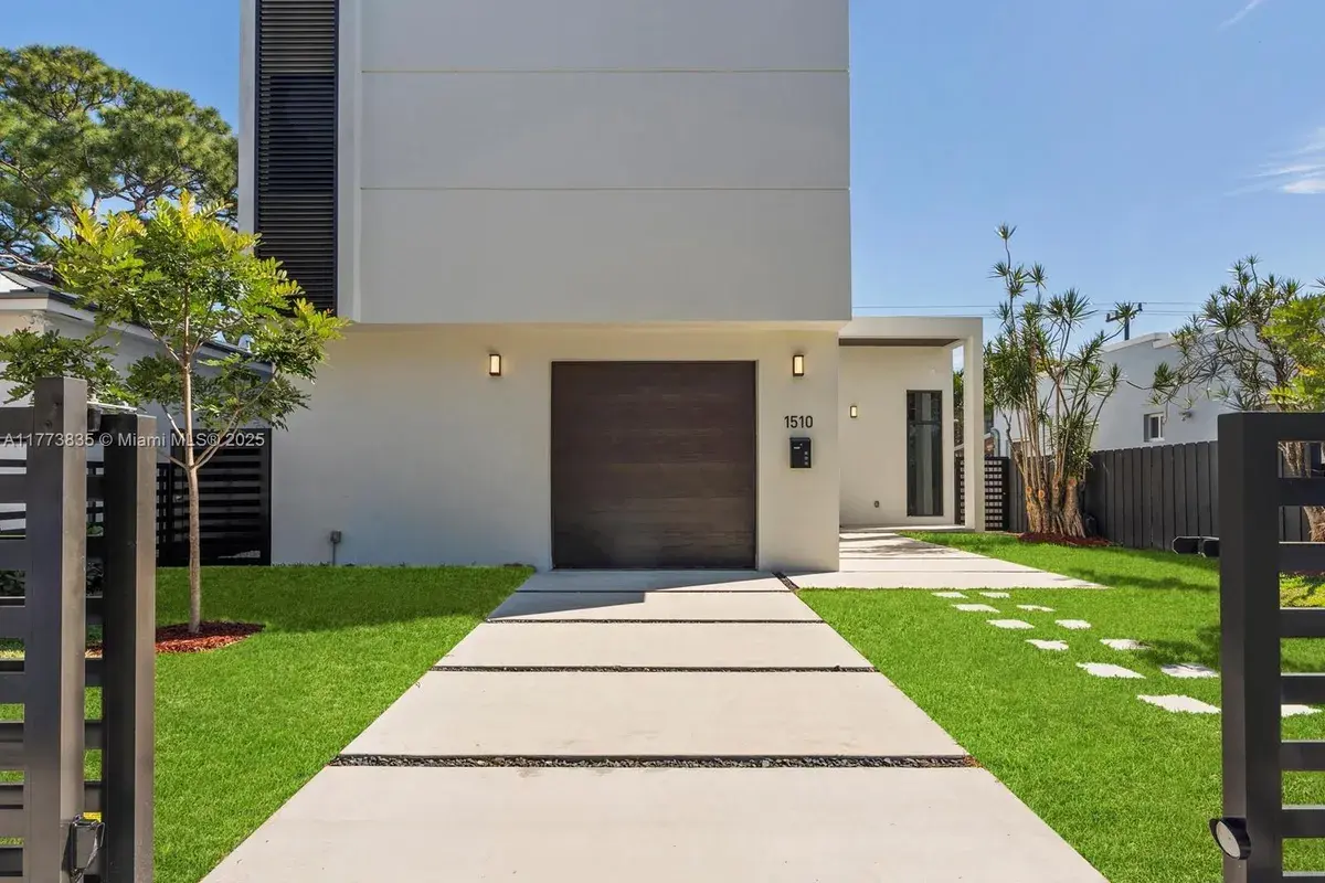 1510 SW 15th St, Miami FL 33145