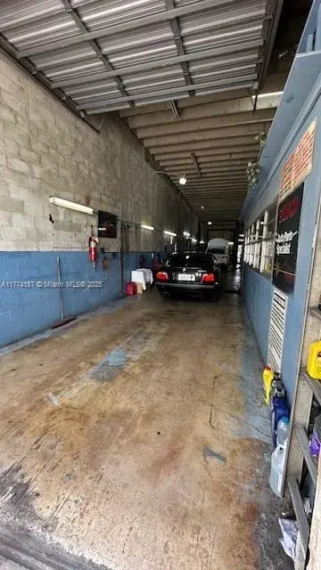 3838 Shipping Ave, Miami FL 33146