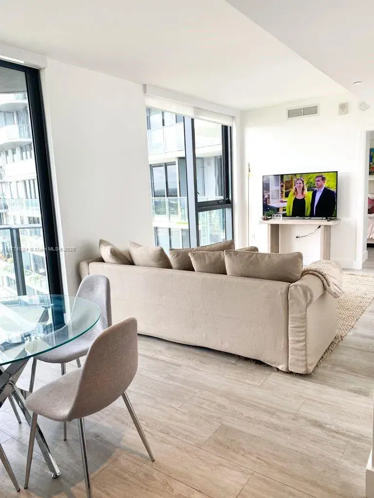 121 NE 34th St # 2415, Miami FL 33137