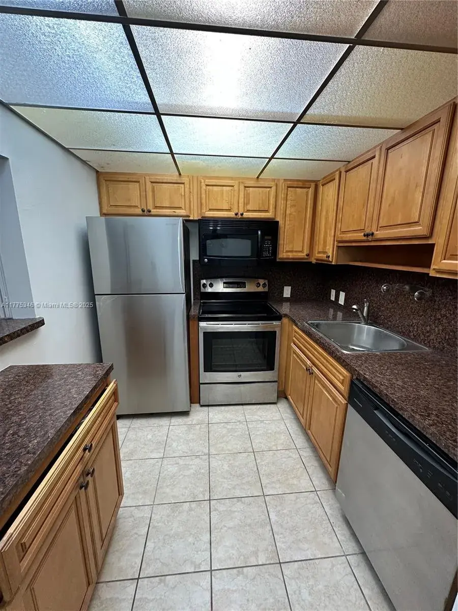 1 bedroom 1 bath Residential for sale at 289 Suffolk G # 289, Boca Raton FL 33434