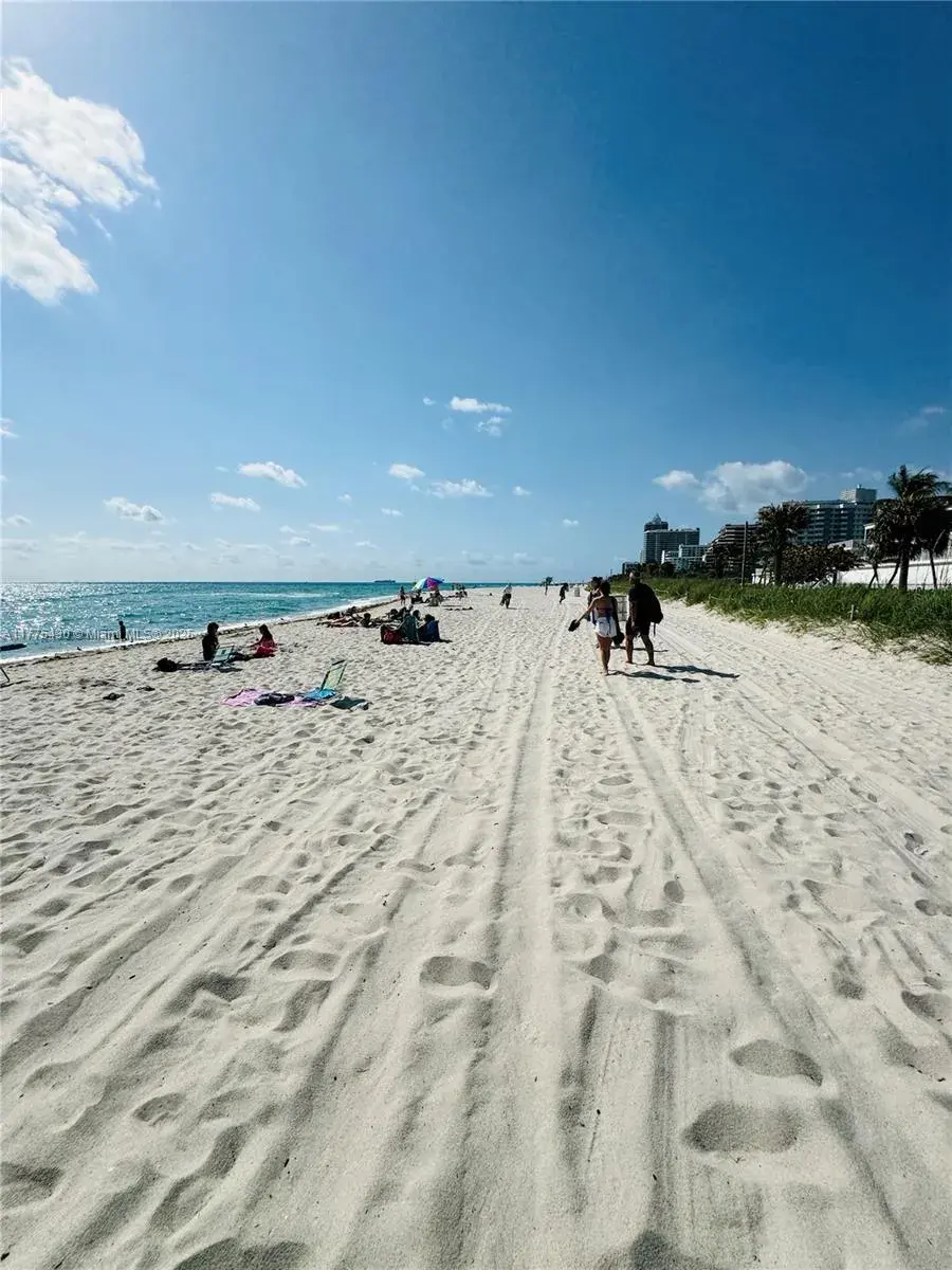5445 Collins Ave # 1520, Miami Beach FL 33140