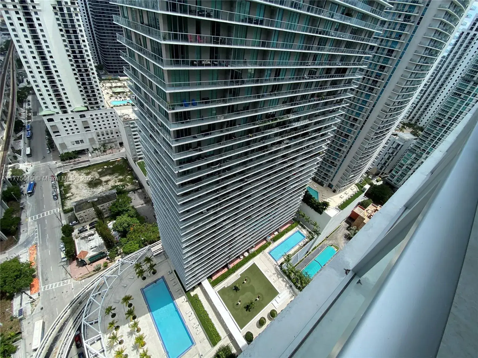 2 bedroom 2 bath Residential for sale at 79 SW 12 ST, Miami FL 33130