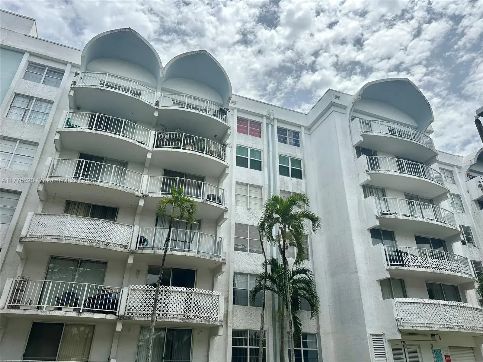 2 bedroom 2 bath Residential Lease for rent at 484 NW 165th St Rd # 316, Miami FL 33169