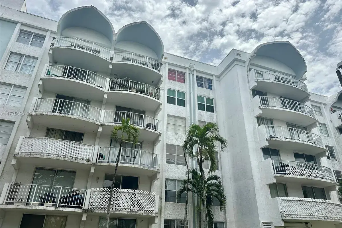 484 NW 165th St Rd # 316, Miami FL 33169