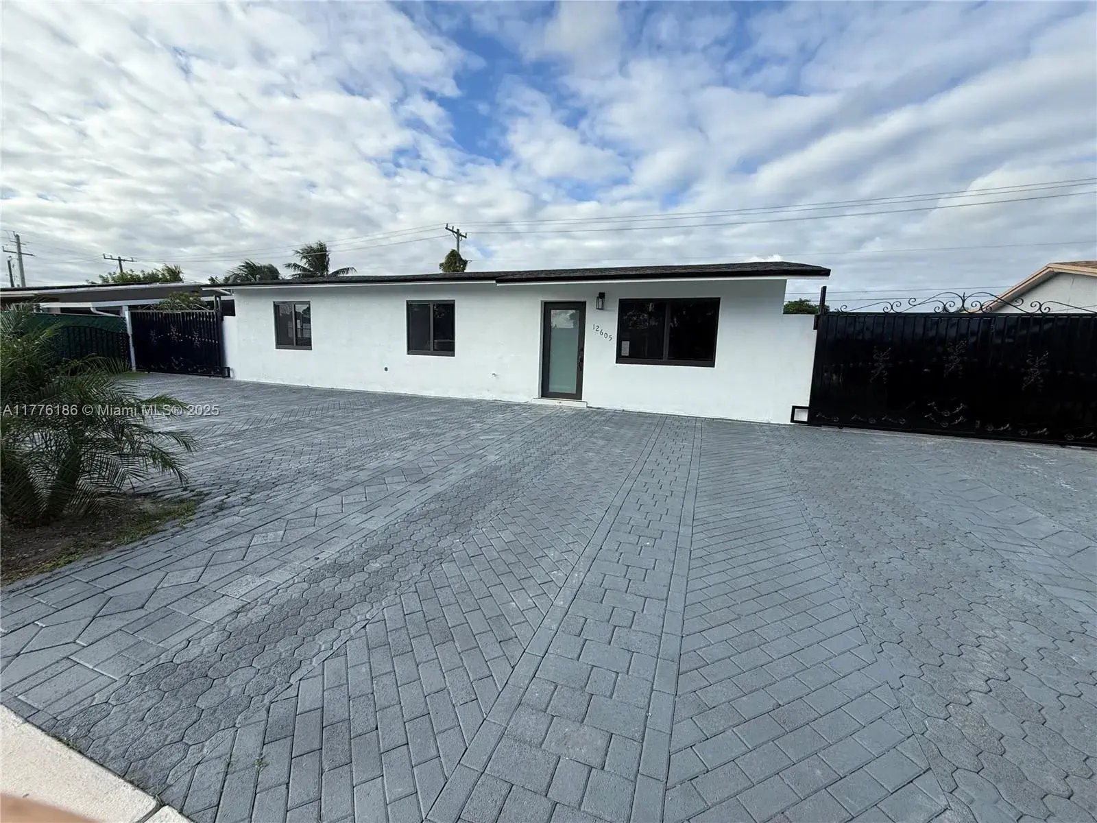 12605 SW 189th St, Miami FL 33177