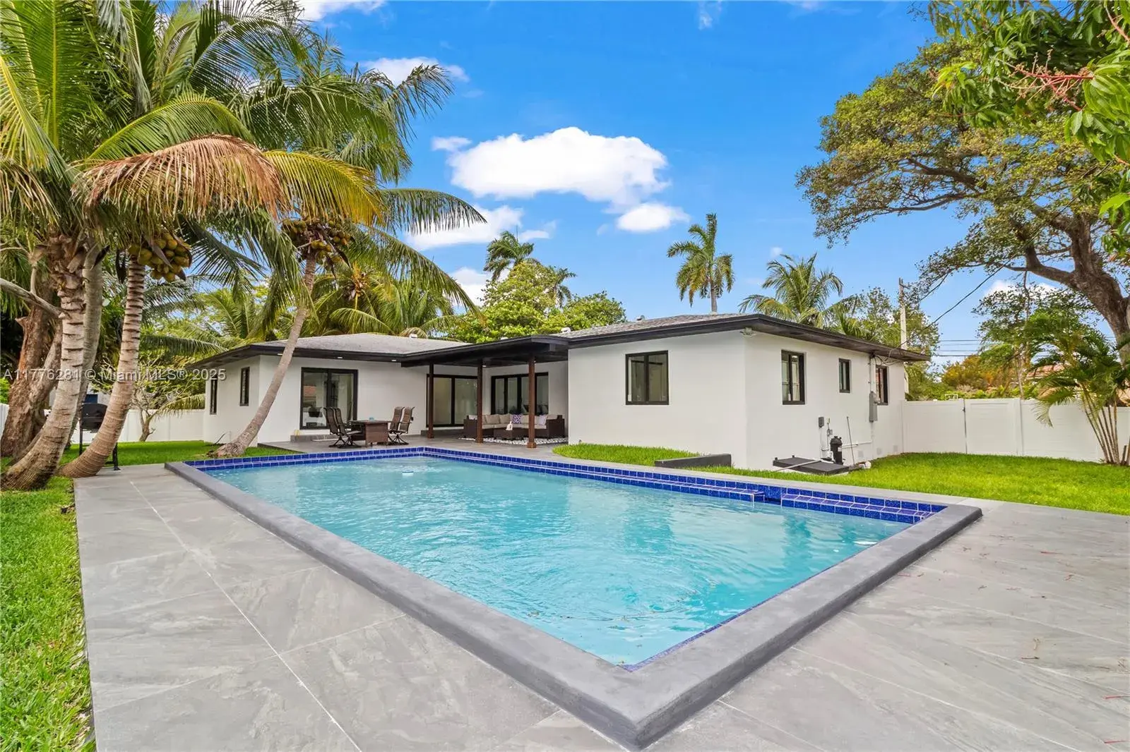 500 NE 6th St, Pompano Beach FL 33060
