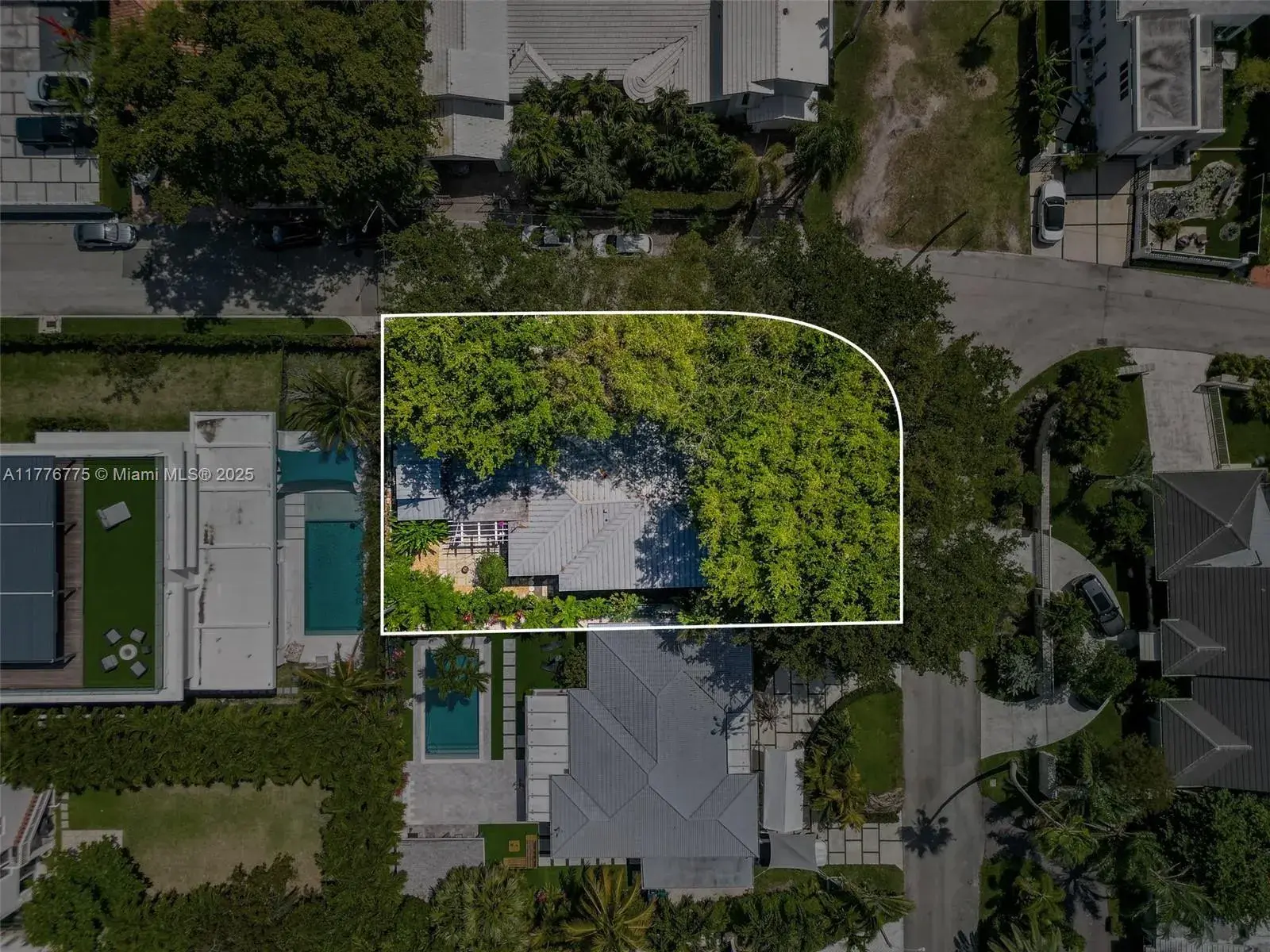 8800 N Bayshore Dr, Miami FL 33138