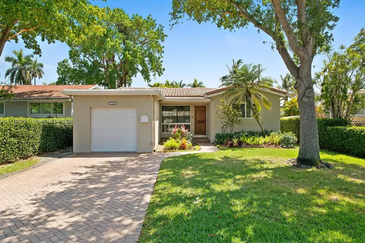 1146 Lincoln St, Hollywood FL 33019
