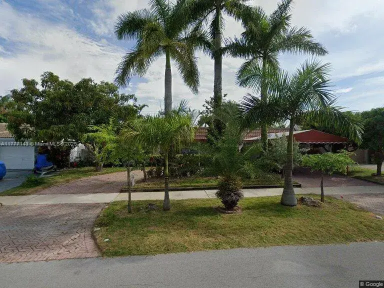 3 bedroom 2 bath Residential for sale at 837 Washington St, Hollywood FL 33019