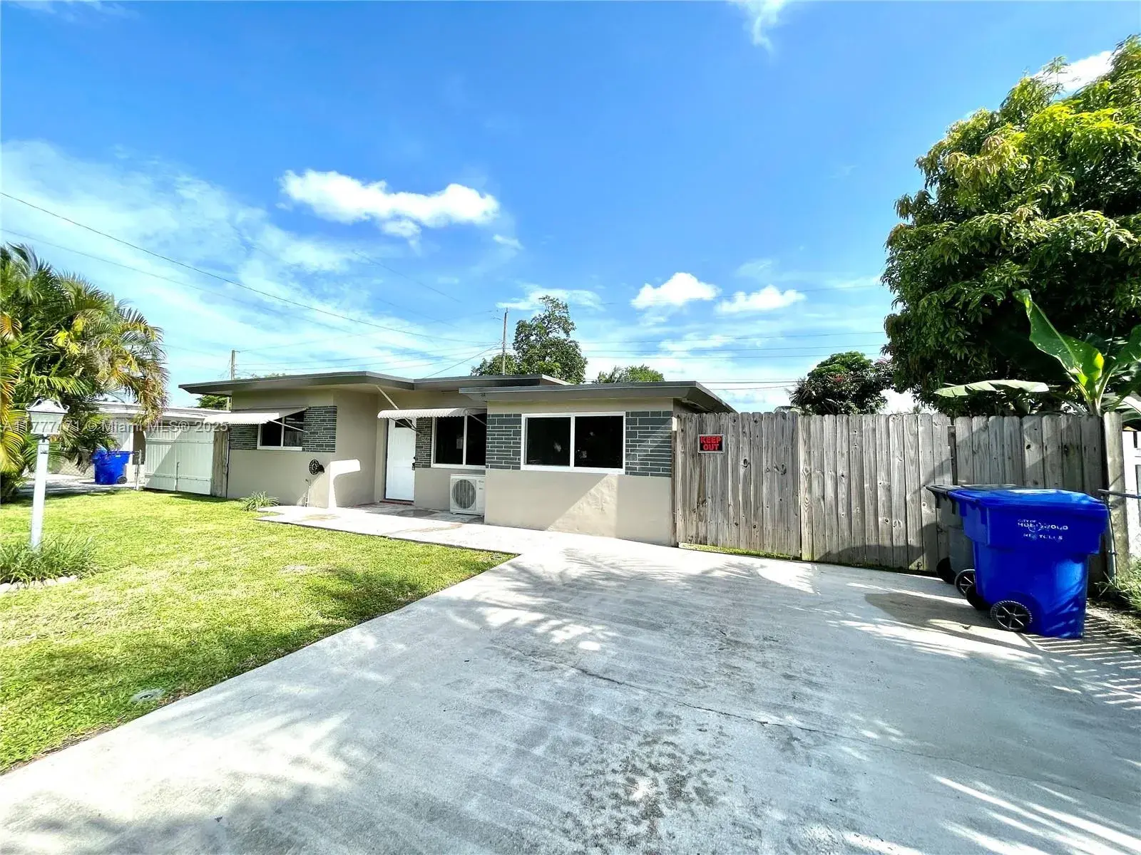 5610 Cleveland St, Hollywood FL 33021