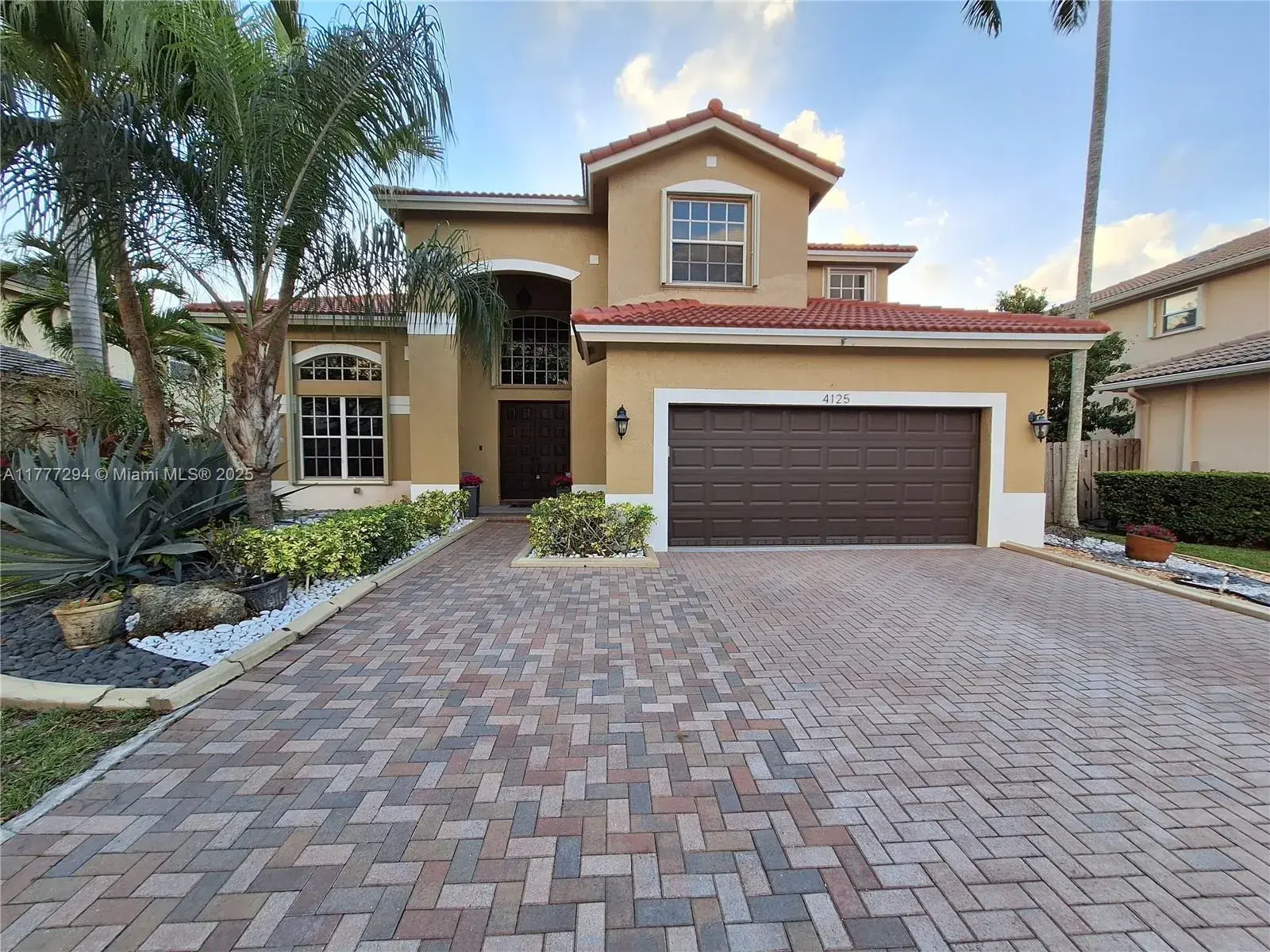4 bedroom 2 bath Residential for sale at 4125 Amber Ln, Weston FL 33331