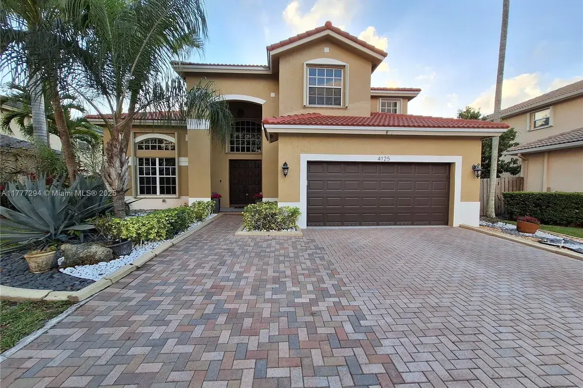 4125 Amber Ln, Weston FL 33331