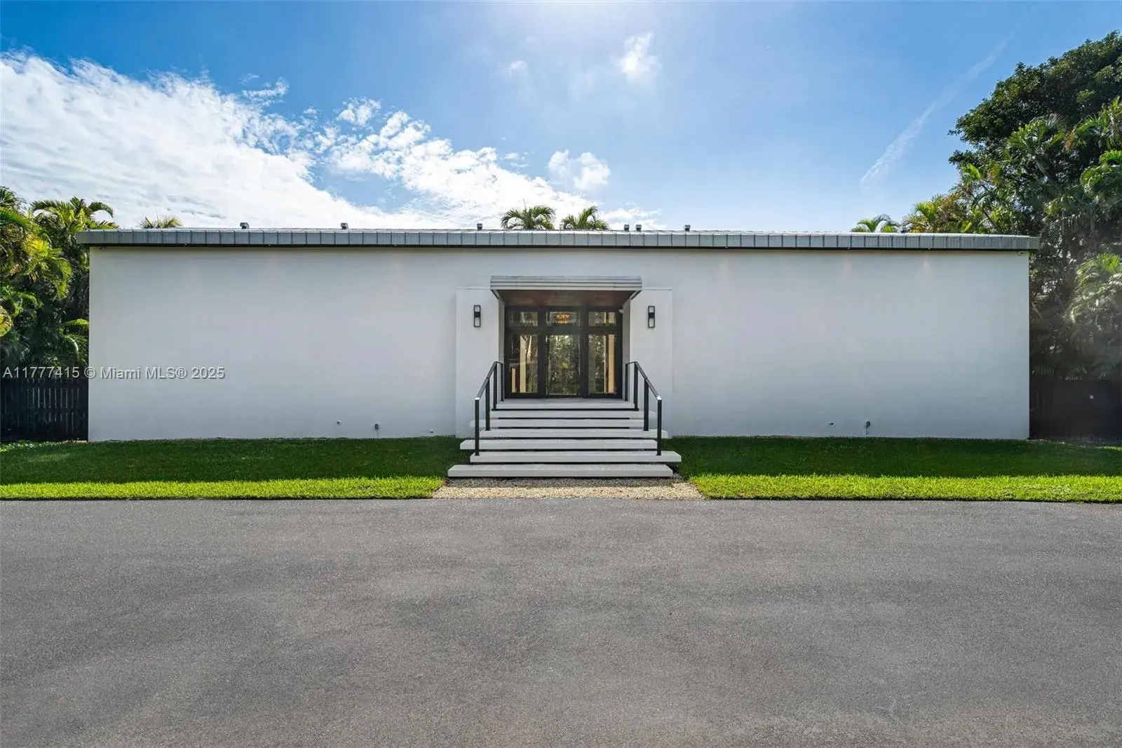 8530 SW 121st St, Miami FL 33156