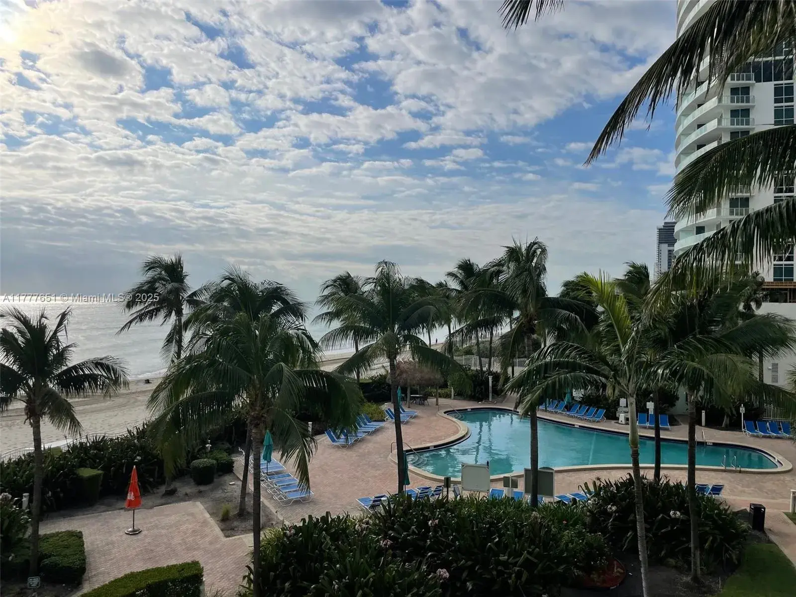 1 bedroom 1 bath Residential for sale at 3901 S Ocean Dr # 3K, Hollywood FL 33019