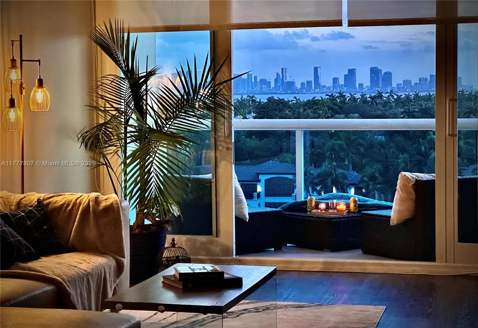 1 bedroom 1 bath Residential for sale at 6770 Indian Creek Dr # 9G, Miami Beach FL 33141