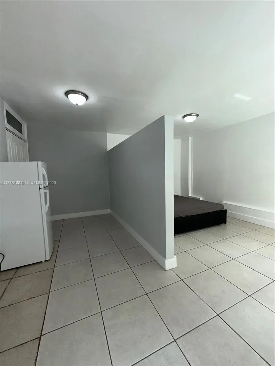 948 SW 49th Ter, Plantation FL 33317