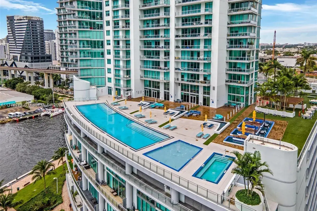 92 SW 3rd St # 4104, Miami FL 33130