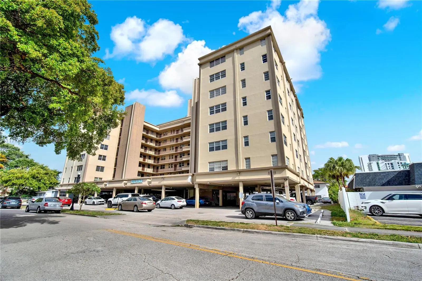 1811 Jefferson St # 209, Hollywood FL 33020