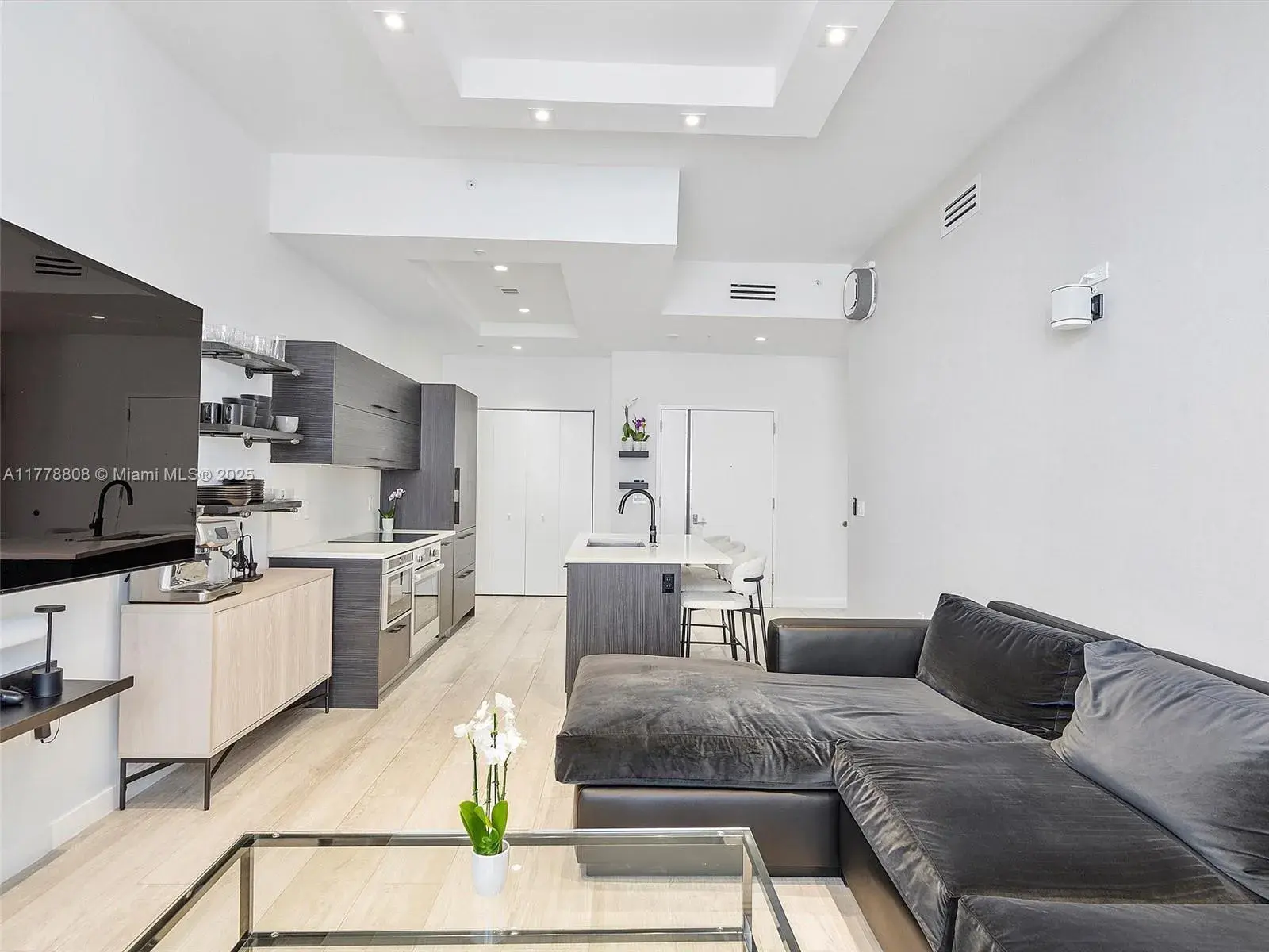 3 bedroom 3 bath Residential for sale at 55 SW 9th St # 4309, Miami FL 33130