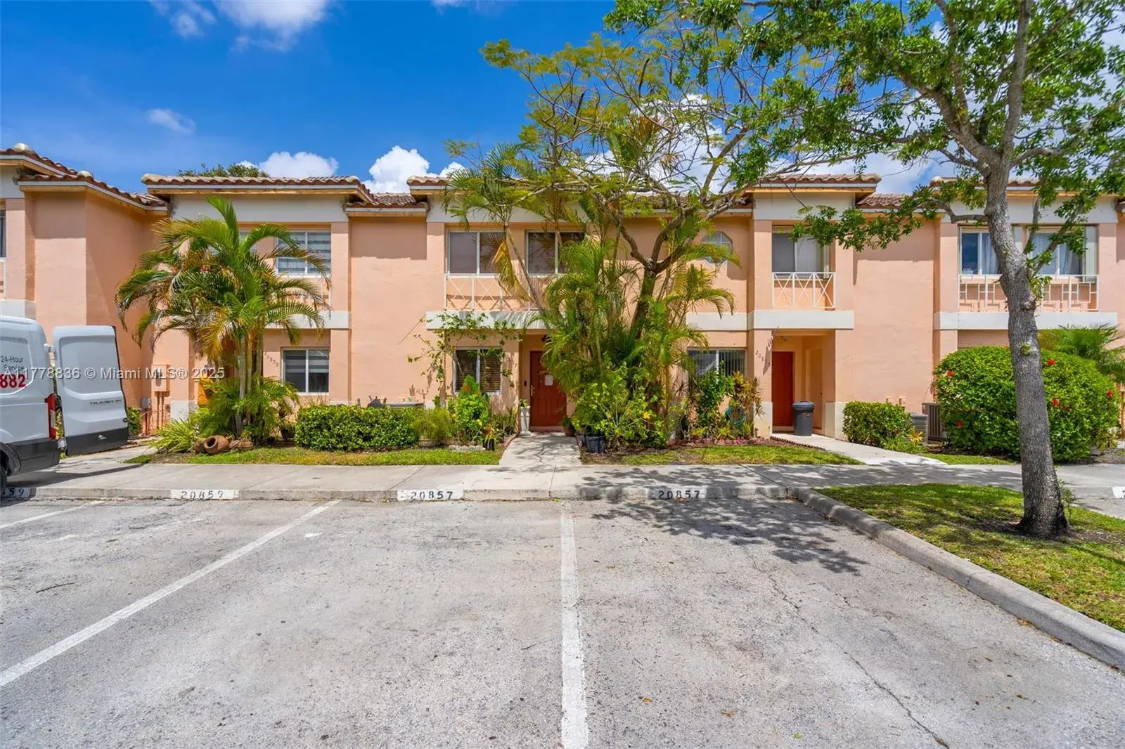 3 bedroom 2 bath Residential for sale at 20857 NW 4th St # 20869, Pembroke Pines FL 33029