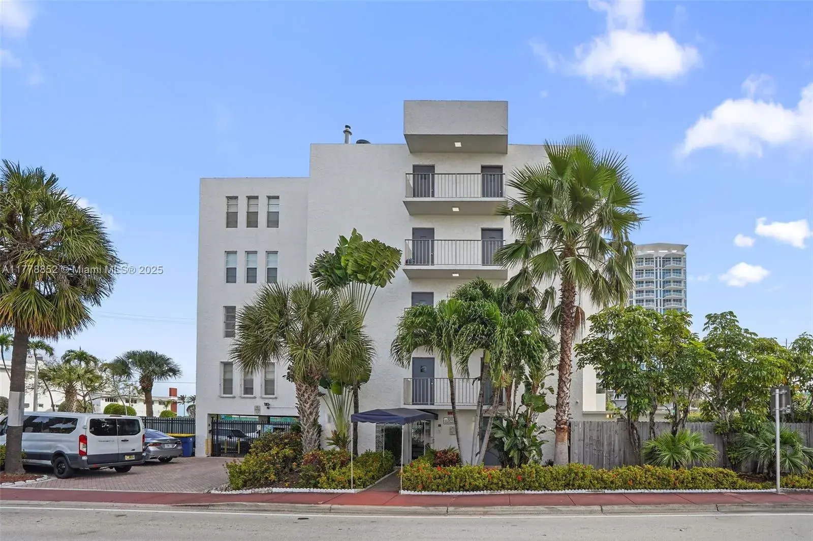 1 bedroom 1 bath Residential for sale at 6545 Indian Creek Dr # 505, Miami Beach FL 33141
