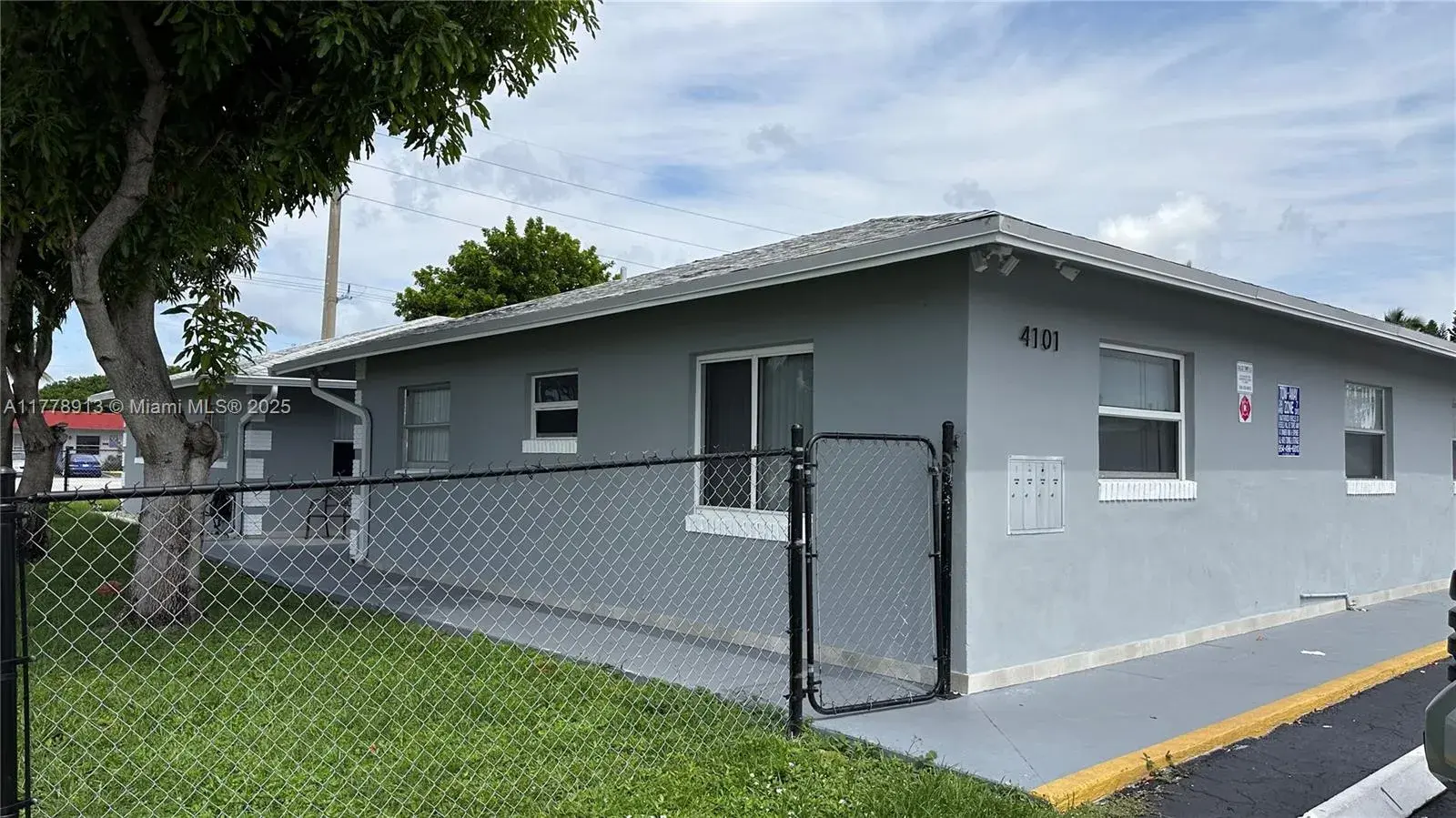 4101 NW 30th Ter, Lauderdale Lakes FL 33309
