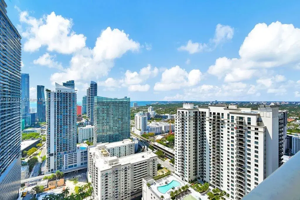 45 SW 9th St # 3705, Miami FL 33130 photo 3