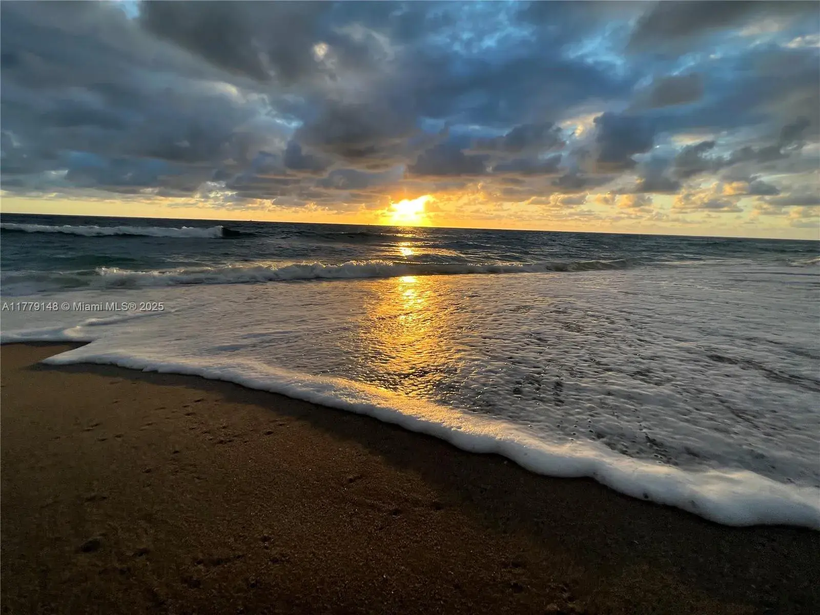 125 Ocean Ave # 214, Palm Beach Shores FL 33404