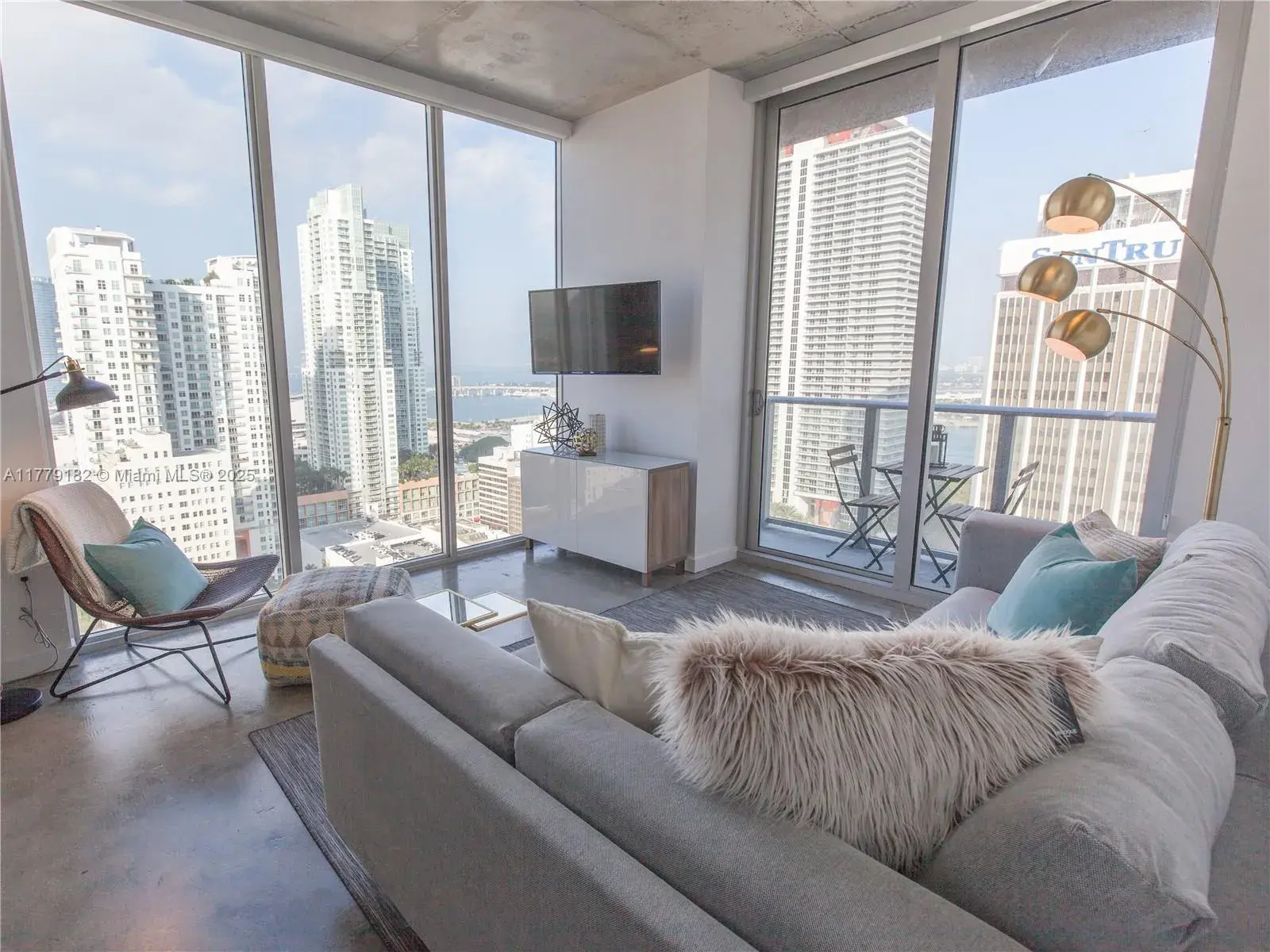 151 SE 1st St # 2802, Miami FL 33131