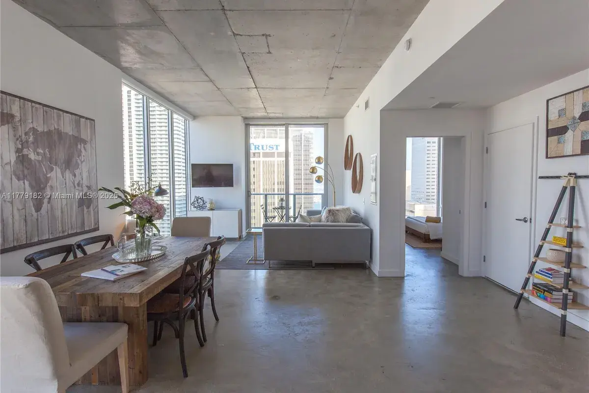 151 SE 1st St # 2802, Miami FL 33131