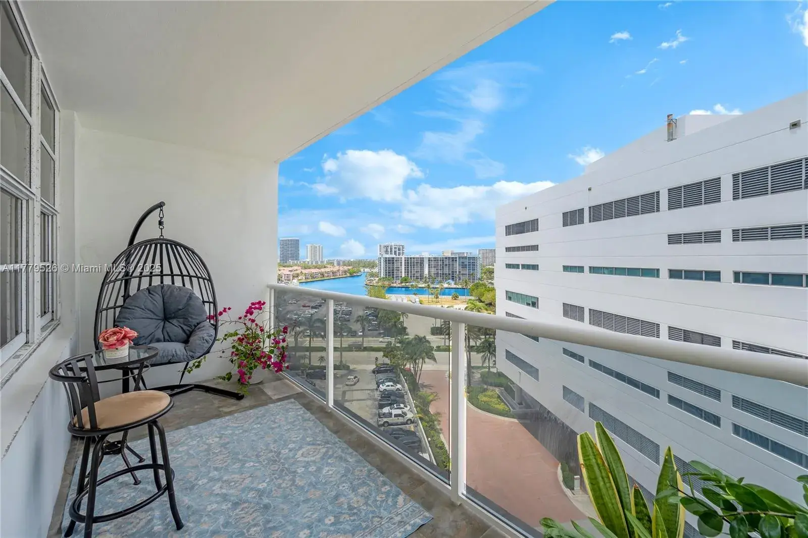 1 bedroom 1 bath Residential for sale at 3725 S Ocean Dr # 1015, Hollywood FL 33019
