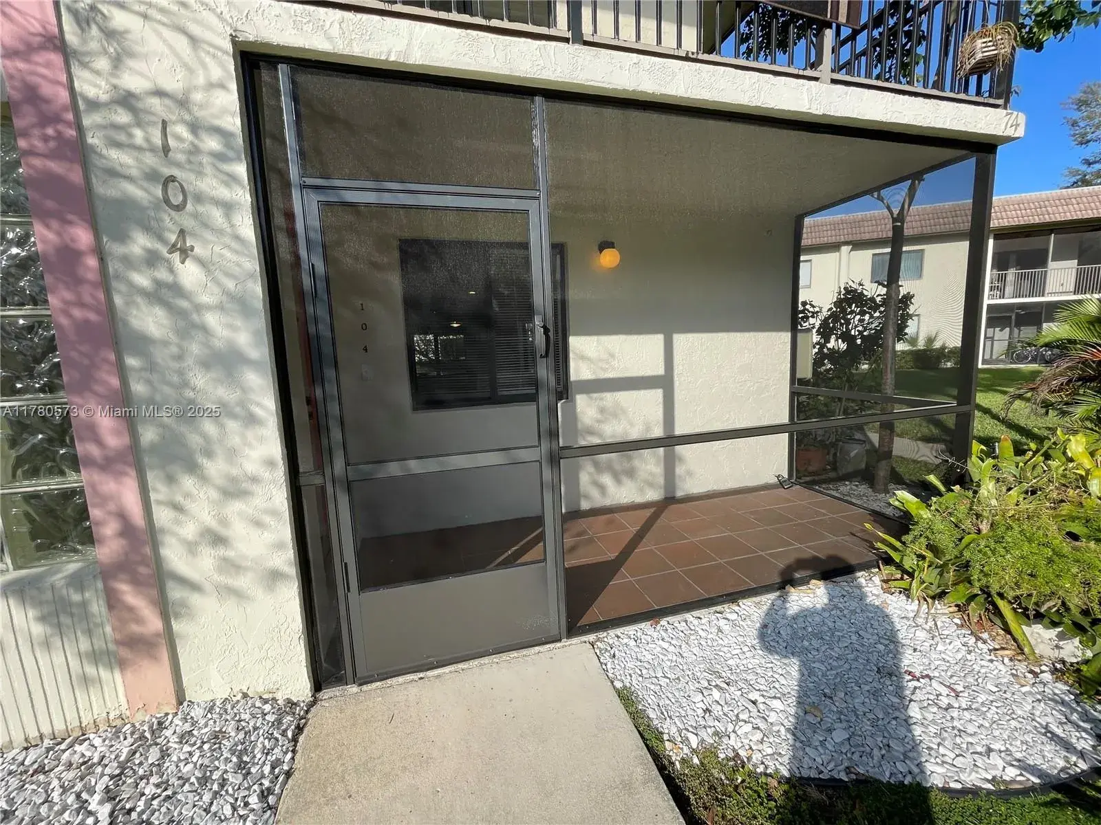 409 Lakeview Dr # 104, Weston FL 33326