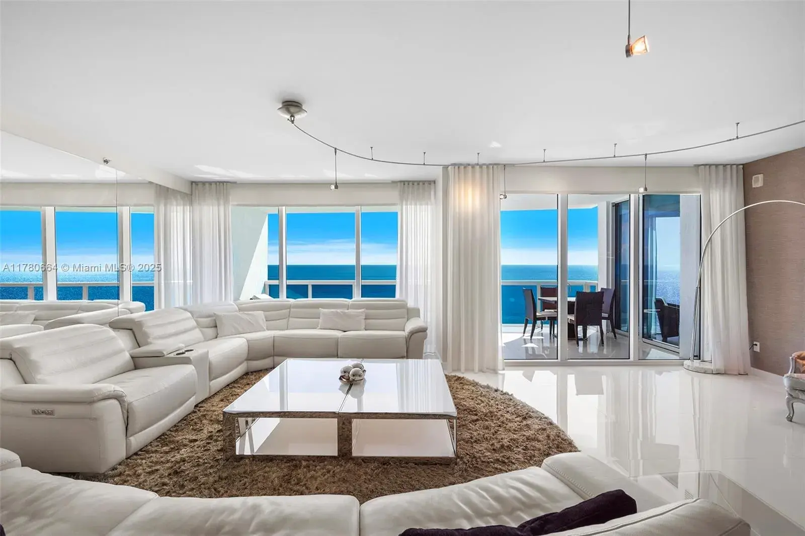 2711 S Ocean Dr # 1904, Hollywood FL 33019