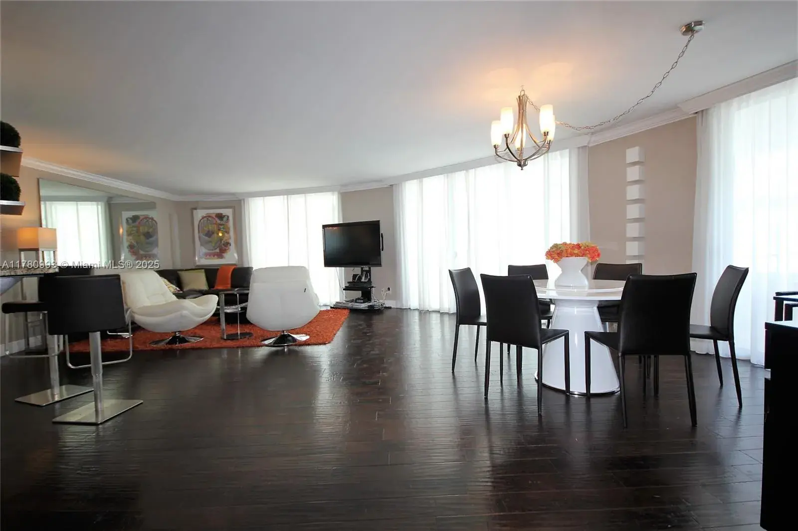 2 bedroom 2 bath for rent at 5151 COLLINS AV # 924, Miami Beach FL 33140