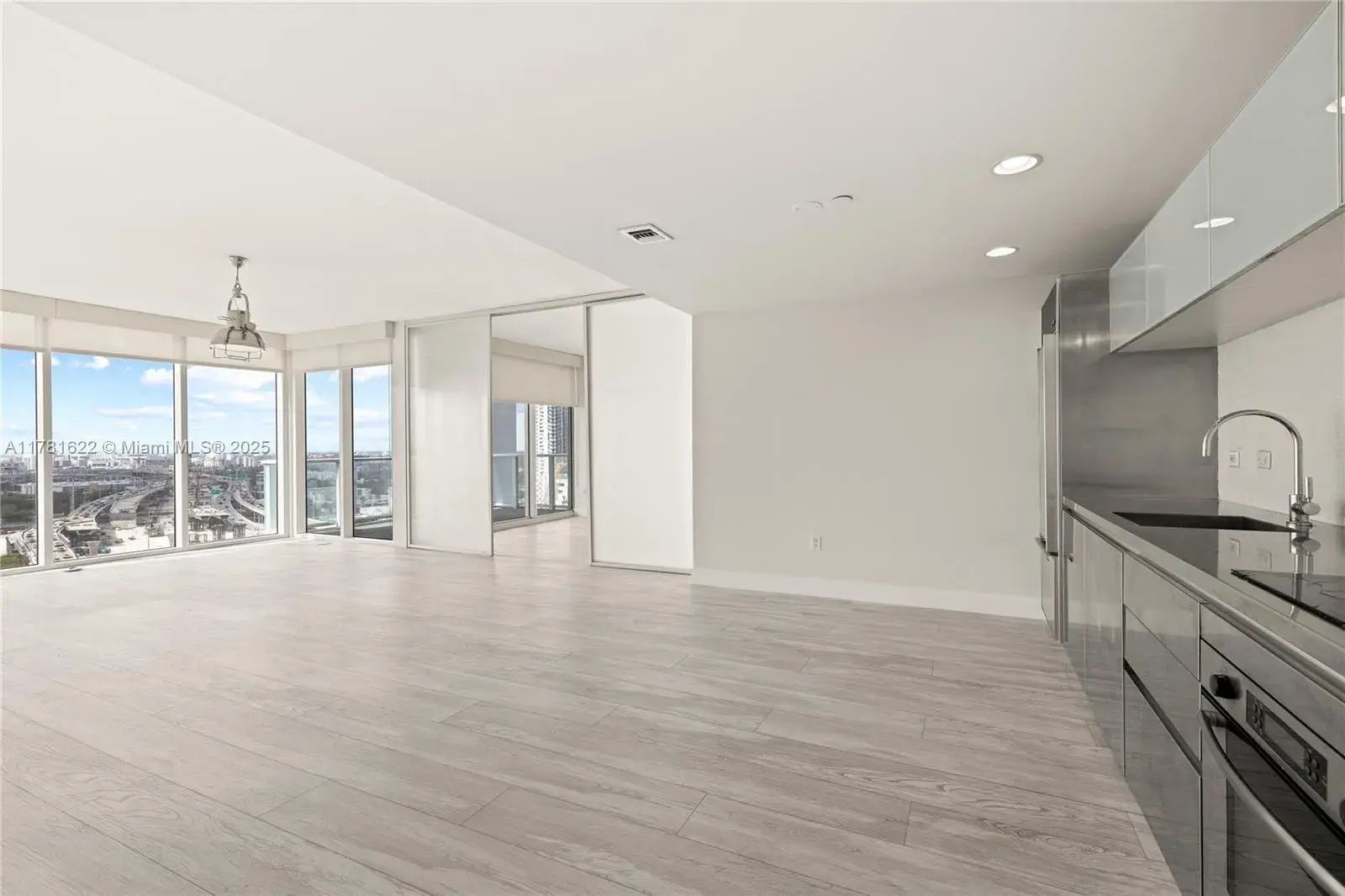 1040 Biscayne Blvd # 1706, Miami FL 33132